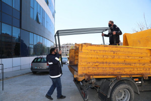 “İzolasyonlu Sedye Kabinlerini Hastanelerimize Teslim Ettik”